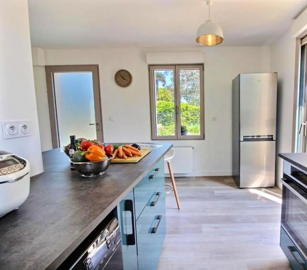 Maison De 2 Chambres Avec Jardin Clos Et Wifi A Perros Guirec 0*, Perros-Guirec